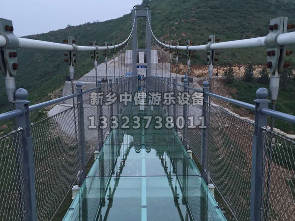 玻璃吊橋施工遇到雨天怎么辦？